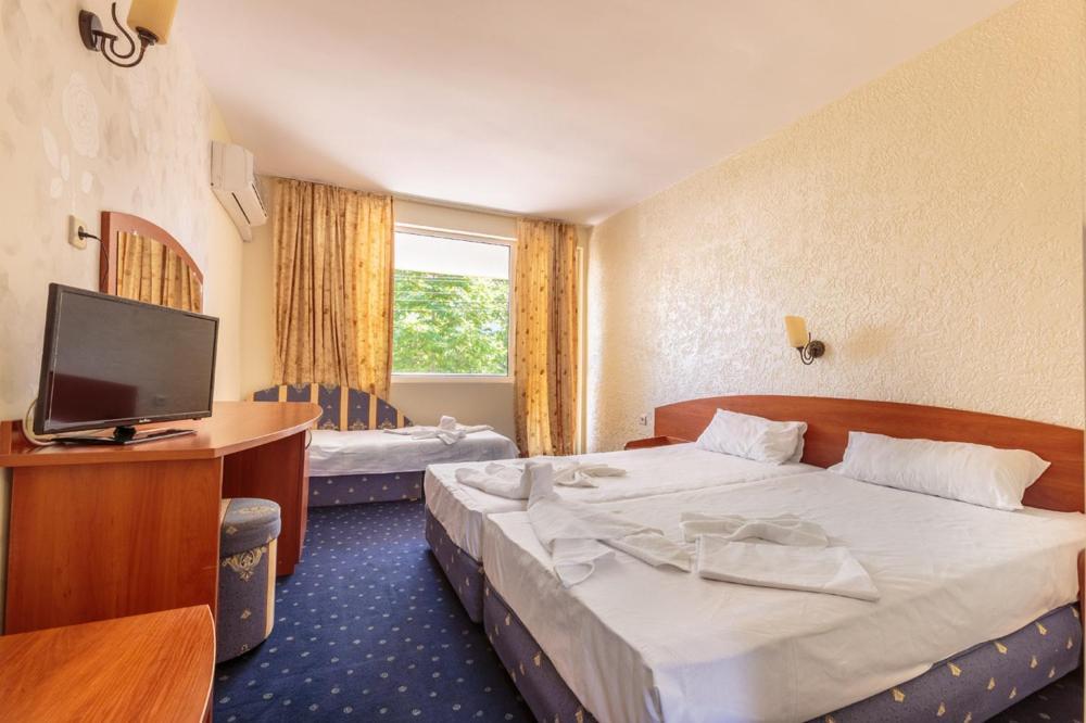 Hotel Chernomorets Buitenkant foto