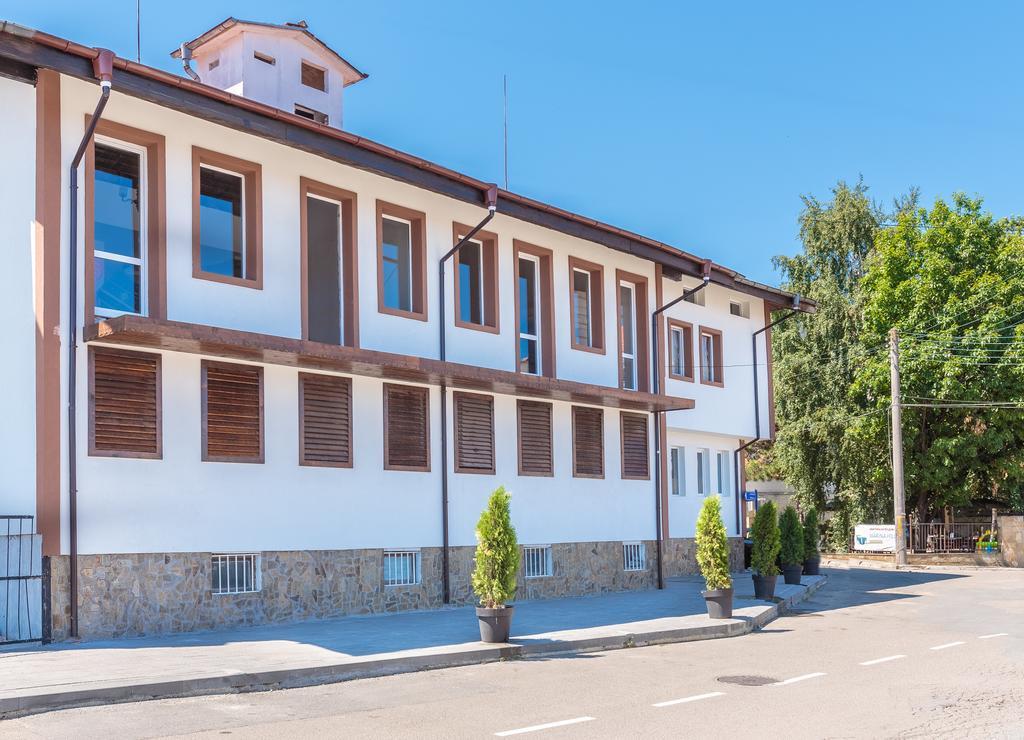 Hotel Chernomorets Buitenkant foto