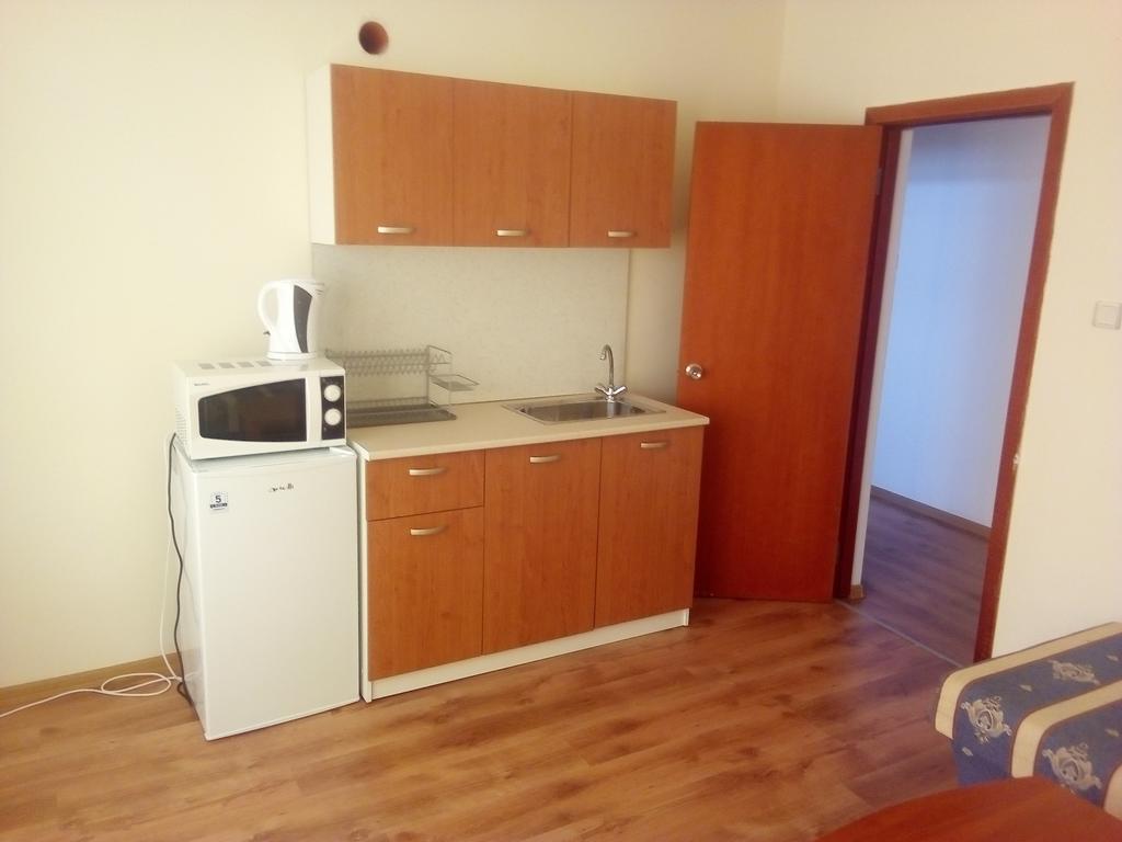 Hotel Chernomorets Buitenkant foto